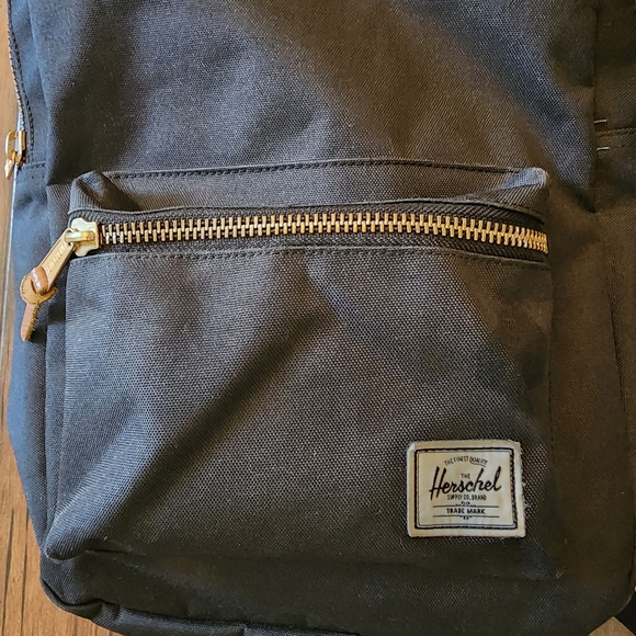 Herschel Classic Backpack - Picture 3 of 6
